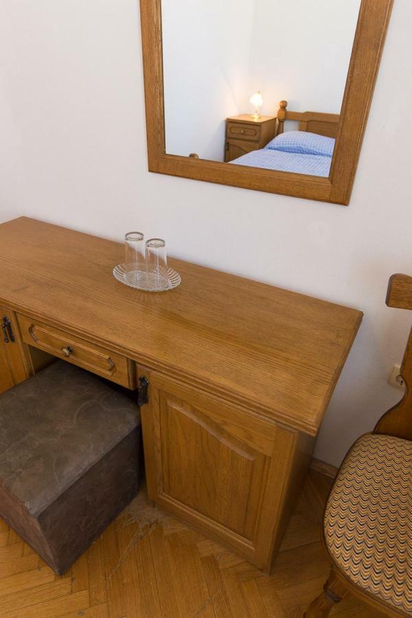 Rooms Miramare Кърк Екстериор снимка